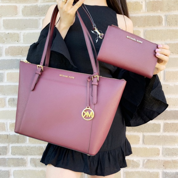 Michael Kors Handbags - Gaby’sBags👜💕 Michael Kors Tote + wallet merlot